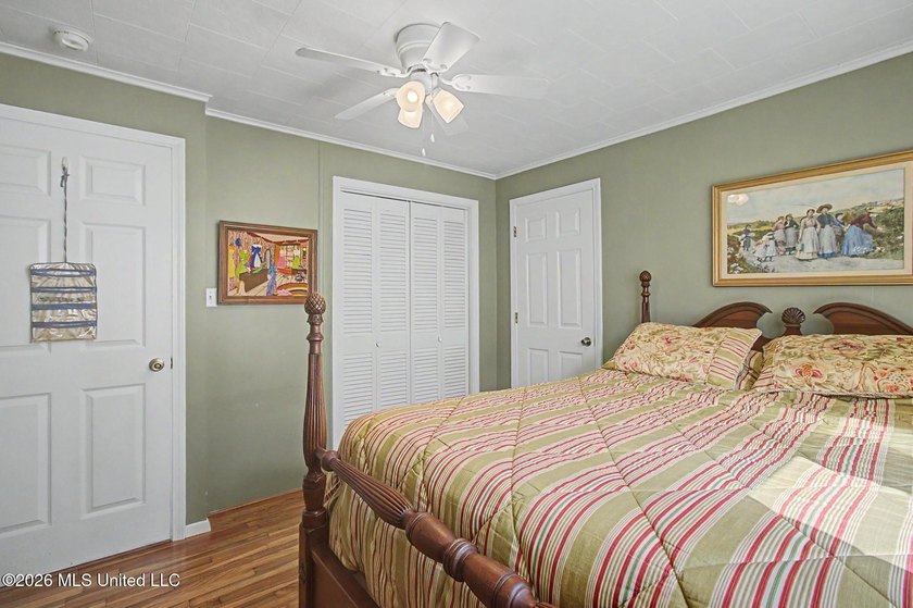 Absolutely immaculate and exceptionally well-maintained - photo 15