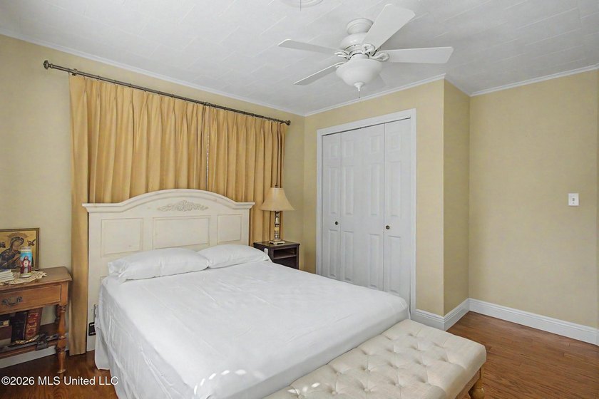 Absolutely immaculate and exceptionally well-maintained - photo 18