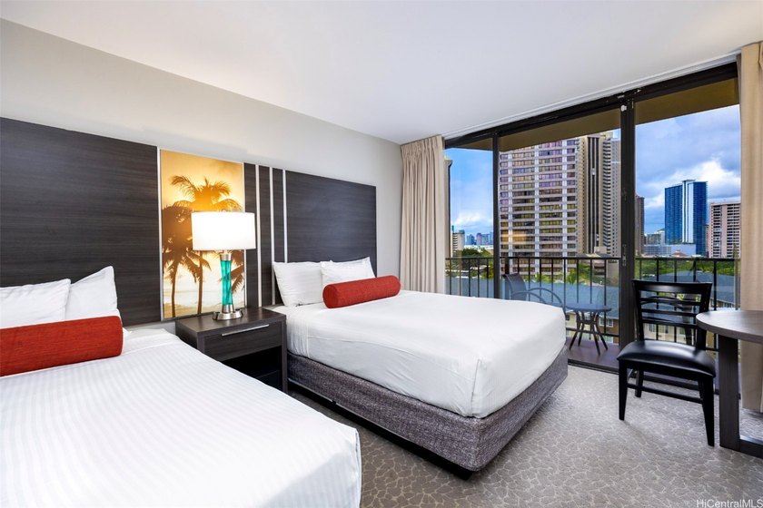 Palms at Waikiki is situated at the entrance of Waikiki in a - photo 2