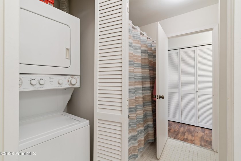 Easy island living in this charming 2-bedroom, 1-bath end-unit - photo 14