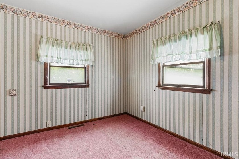 Situated on 1.28 acres in a country setting, this 3-bedroom - photo 14