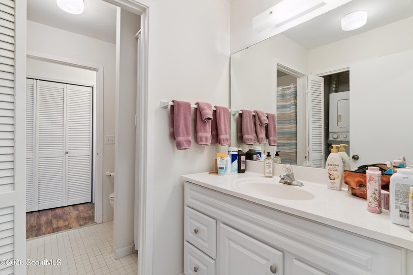 Easy island living in this charming 2-bedroom, 1-bath end-unit - photo 15