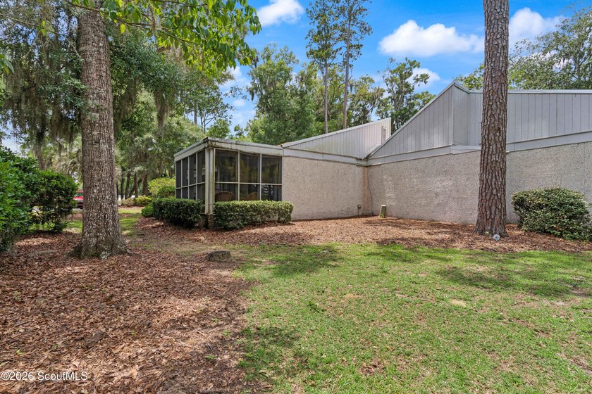 Easy island living in this charming 2-bedroom, 1-bath end-unit - photo 19