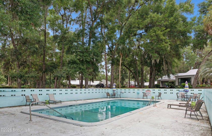 Easy island living in this charming 2-bedroom, 1-bath end-unit - photo 20