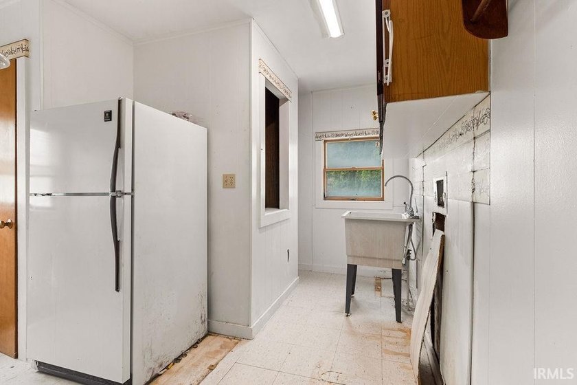 Situated on 1.28 acres in a country setting, this 3-bedroom - photo 22