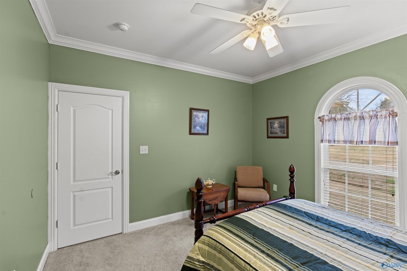 Beautiful home offering 3,876 total finished sqft with 2,388 on - photo 28