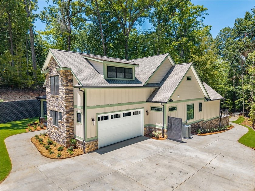 Amazing new build on Lake Hartwell in a gated golf course - photo 3
