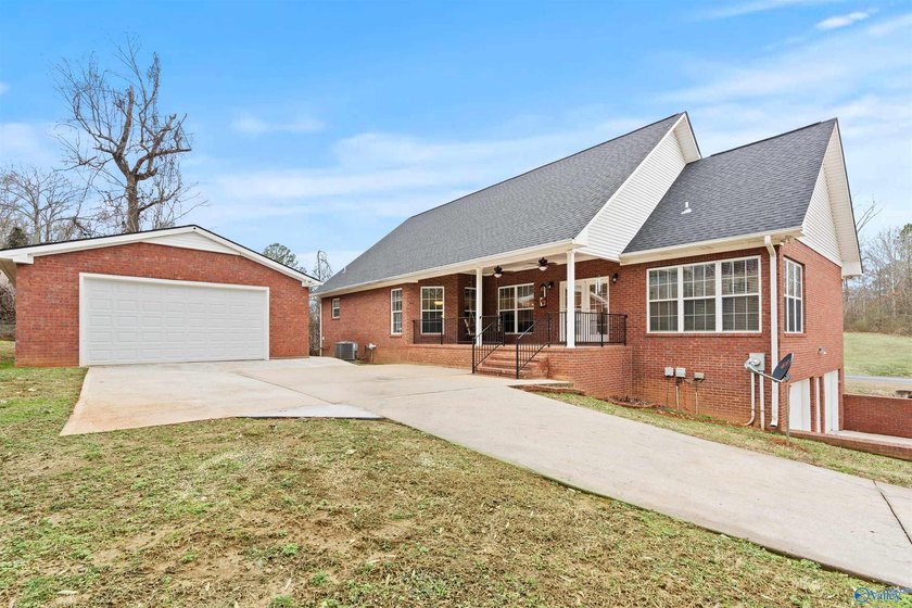 Beautiful home offering 3,876 total finished sqft with 2,388 on - photo 46