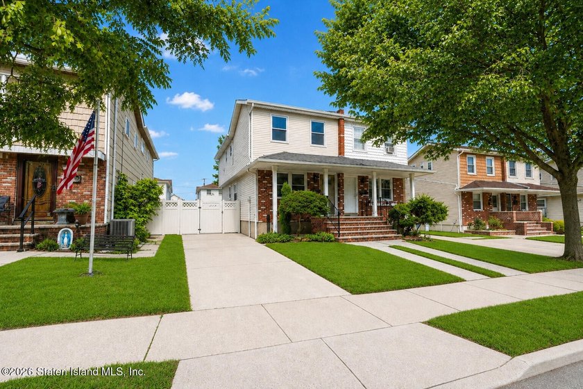 Welcome to 216 Woodrow Road, a beautifully renovated - photo 4
