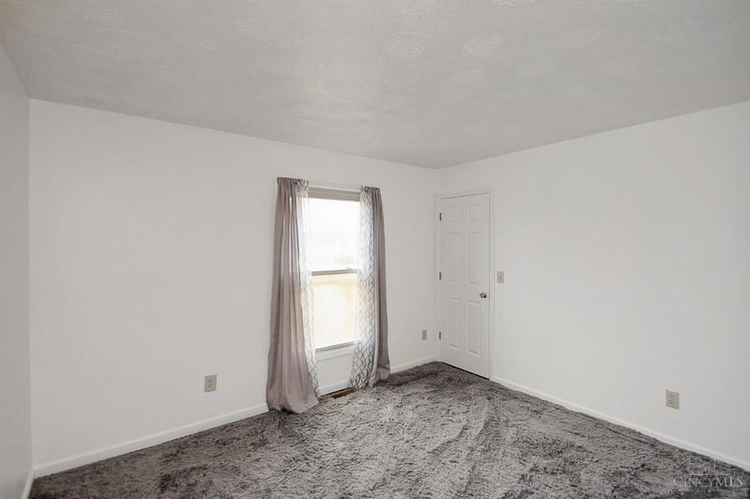 Just steps from the beach and clubhouse in Lake Lorelei! This - photo 18