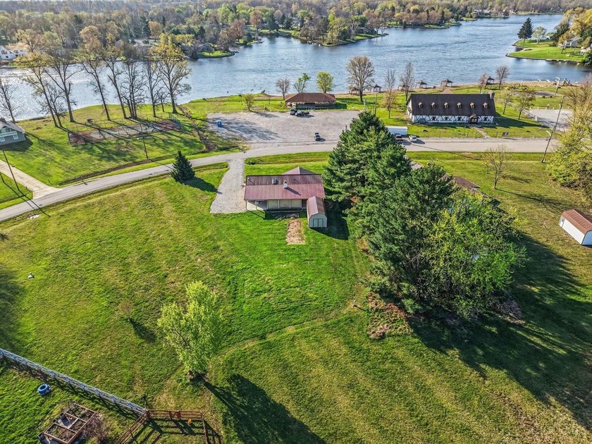 Just steps from the beach and clubhouse in Lake Lorelei! This - photo 42