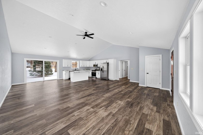 BRAND NEW located in South Shore Green. This floor plan offers - photo 7