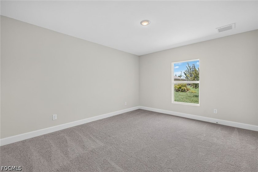 MOVE-IN READY-DON'T WAIT, CLOSING ASSISTANCE AVAILABLE! This - photo 22
