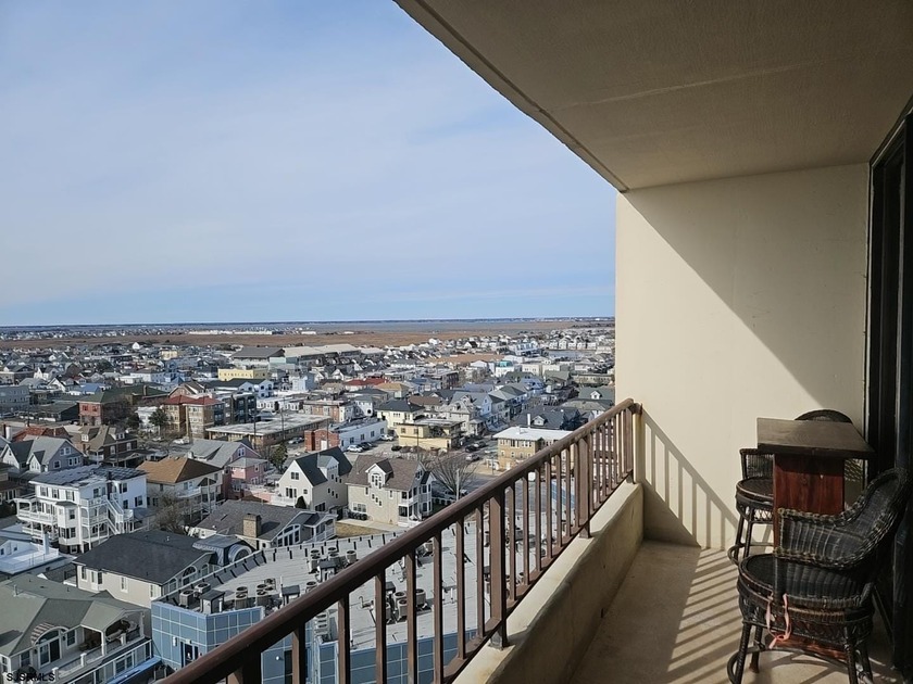 Craving resort-style living with a touch of big-city flair? - photo 10