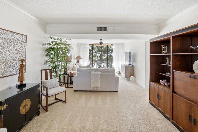Welcome to Residence 404 at 2101 Marina Isle Way, a fourth-floor - photo 4