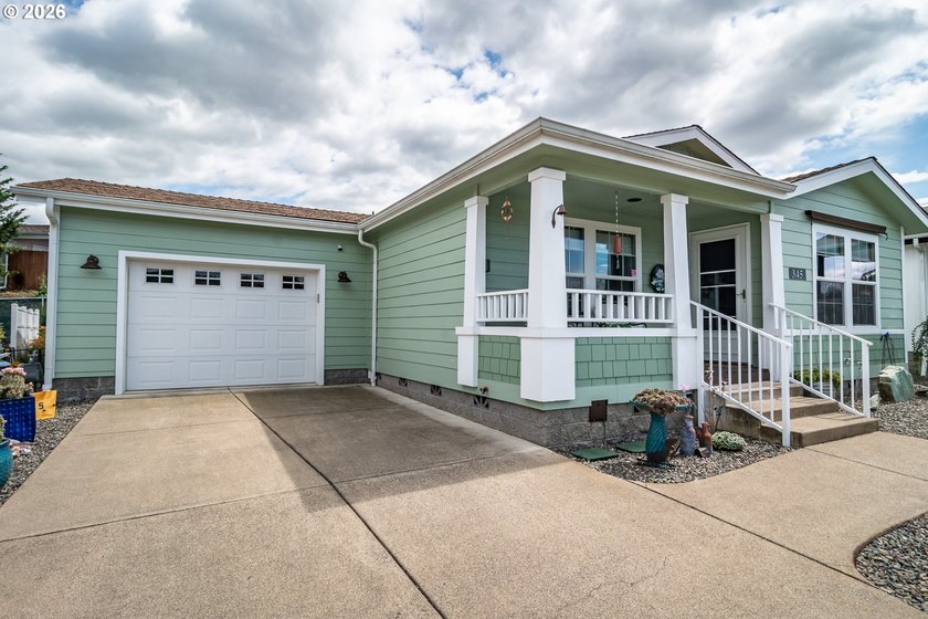 Welcome to this stellar home in the desirable Littlebrook - photo 2