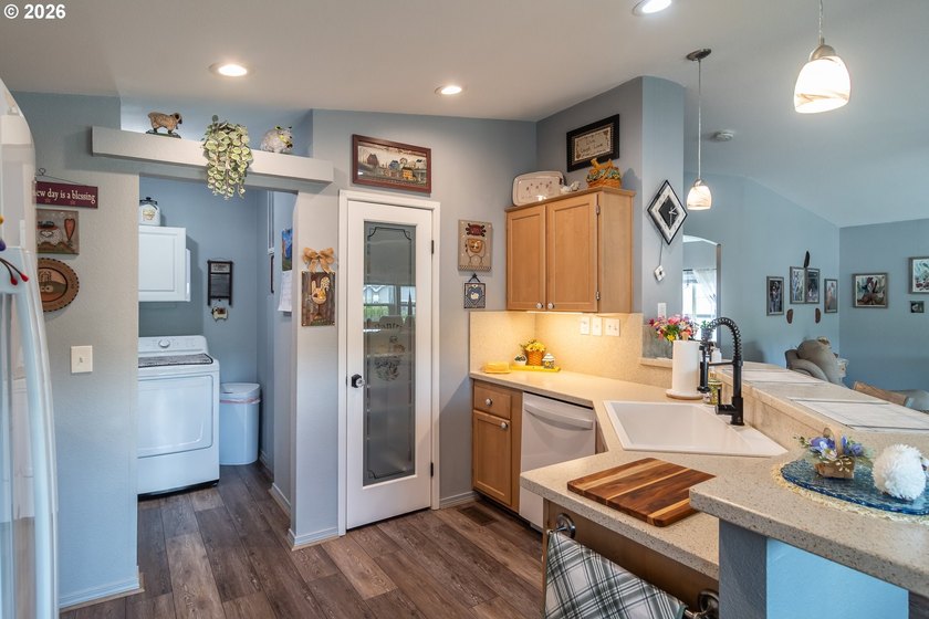 Welcome to this stellar home in the desirable Littlebrook - photo 9