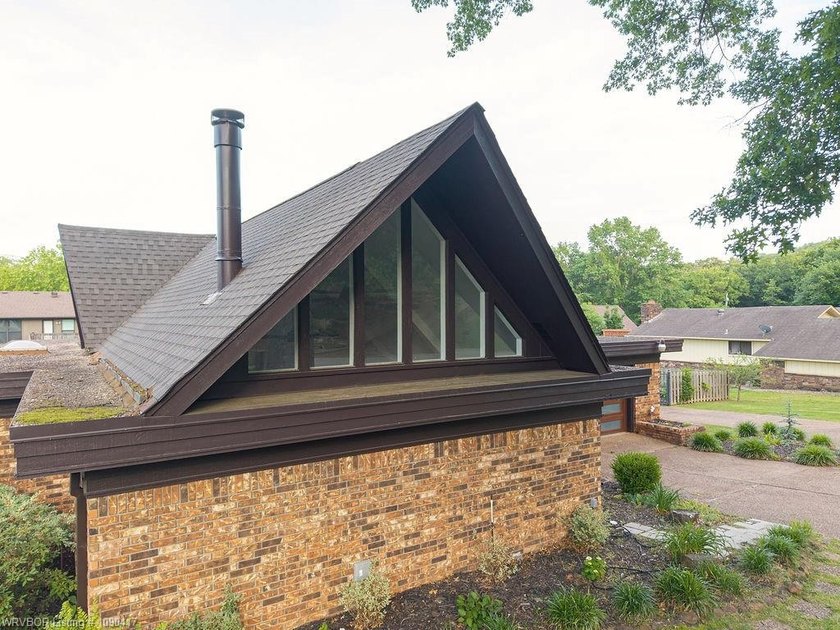 Welcome to this beautifully updated home in the heart of Fort - photo 15