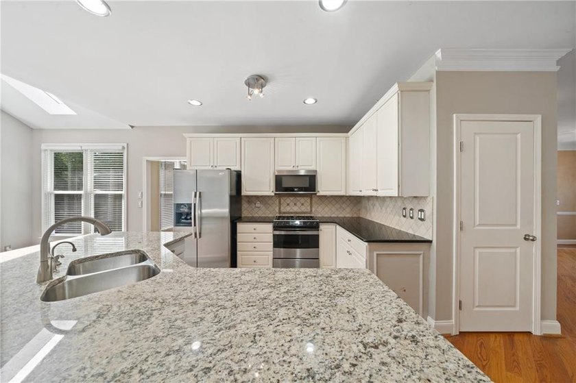 BRING ALL OFFERS! Located in sought-after Roswell just moments - photo 17