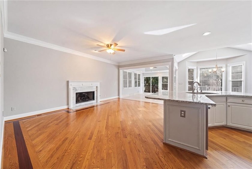 BRING ALL OFFERS! Located in sought-after Roswell just moments - photo 19