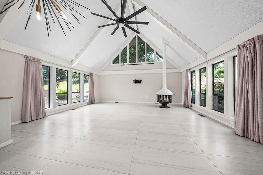Welcome to this beautifully updated home in the heart of Fort - photo 19