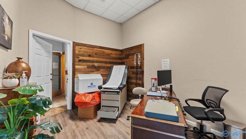 Established Fitness and Health Spa with over 22 years in - photo 27
