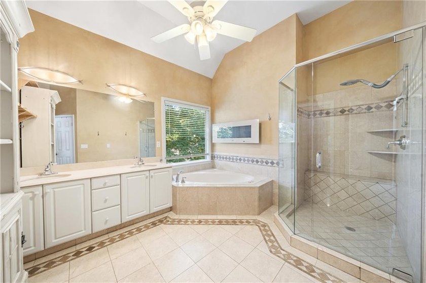 BRING ALL OFFERS! Located in sought-after Roswell just moments - photo 29