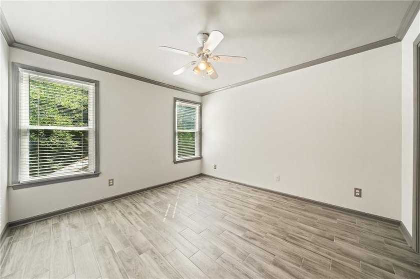 BRING ALL OFFERS! Located in sought-after Roswell just moments - photo 33