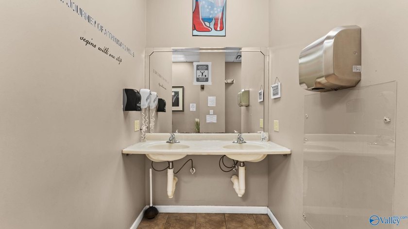Established Fitness and Health Spa with over 22 years in - photo 34