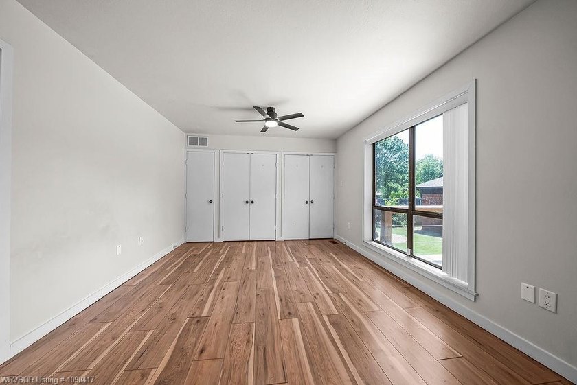 Welcome to this beautifully updated home in the heart of Fort - photo 35