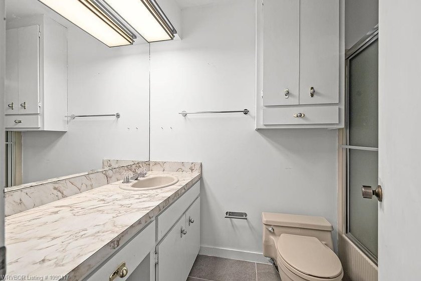 Welcome to this beautifully updated home in the heart of Fort - photo 37