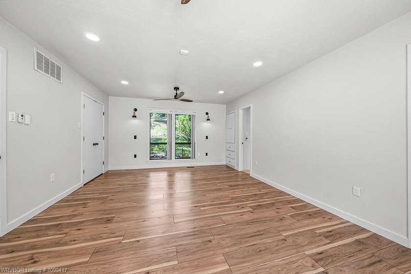 Welcome to this beautifully updated home in the heart of Fort - photo 42