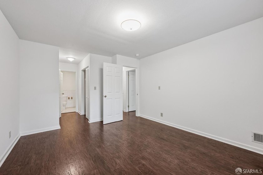 Built in 1992 and boasting generous sized 3br/2ba flats, this - photo 13
