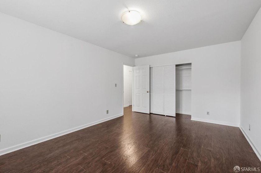 Built in 1992 and boasting generous sized 3br/2ba flats, this - photo 18