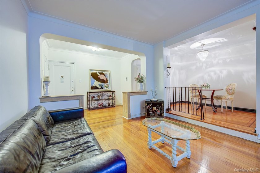 WELCOME TO FOREST HILLS SOUTH. CHARMING STUDIO APARTMENT WITH - photo 8