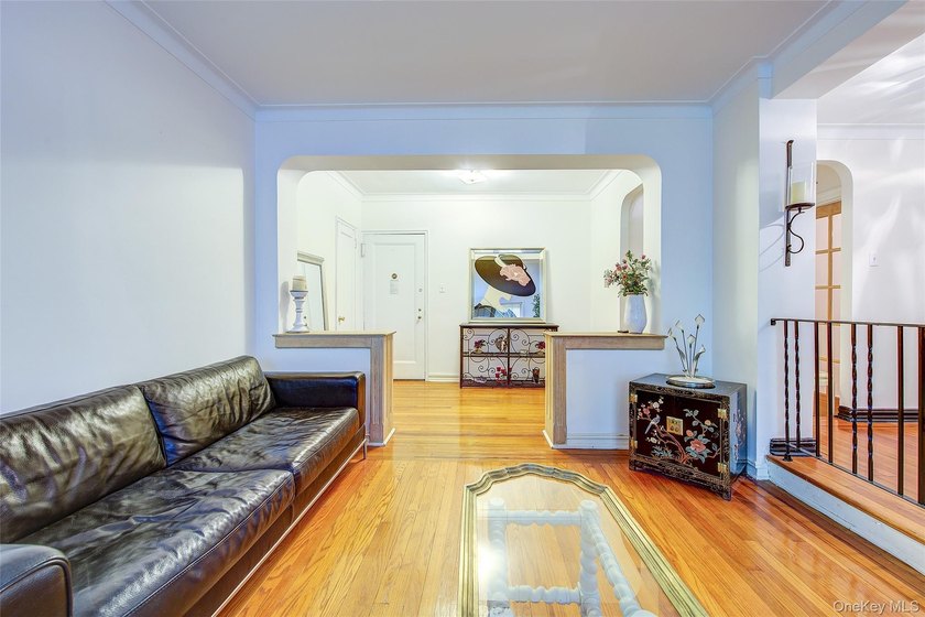 WELCOME TO FOREST HILLS SOUTH. CHARMING STUDIO APARTMENT WITH - photo 10