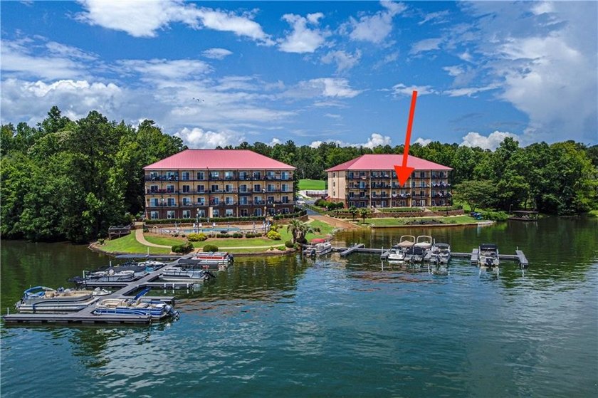 Welcome to lakefront living at Crepe Myrtle Commons on Lake - photo 2
