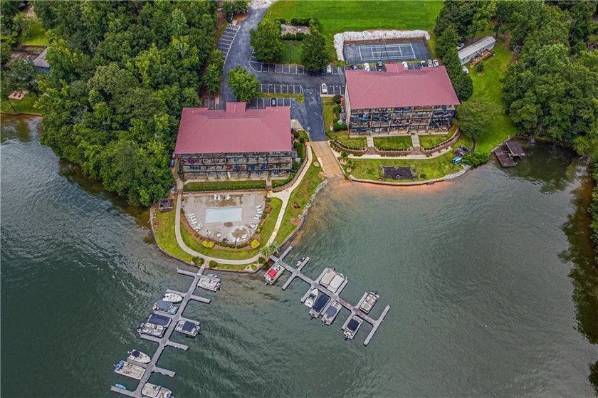 Welcome to lakefront living at Crepe Myrtle Commons on Lake - photo 6