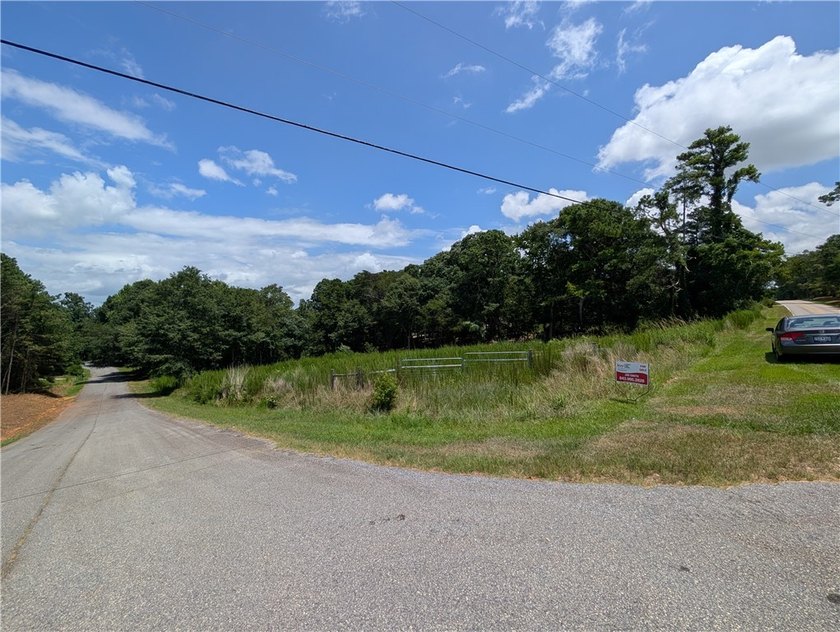 Outstanding location in Anderson just 5 minutes from Lake - photo 8