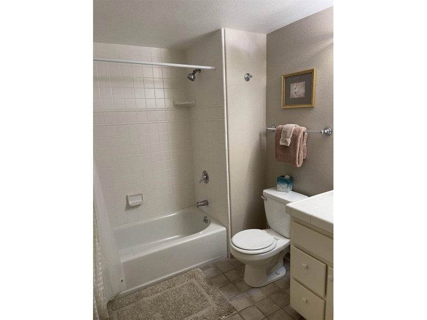Beautiful lakefront community located on the North Shore of - photo 11