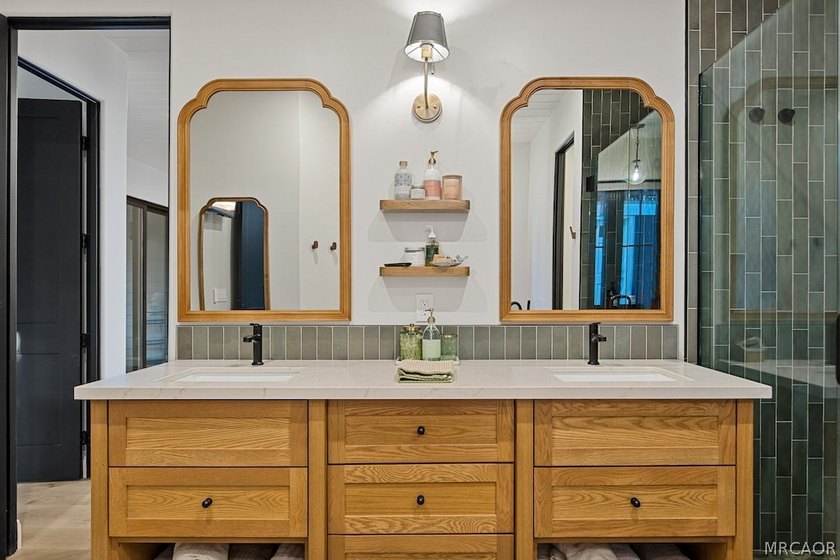 Stunning 4-Bedroom, 3-Bath home with Lake &amp; Ski Slope Views in - photo 11