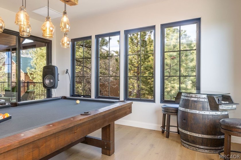 Stunning 4-Bedroom, 3-Bath home with Lake &amp; Ski Slope Views in - photo 33