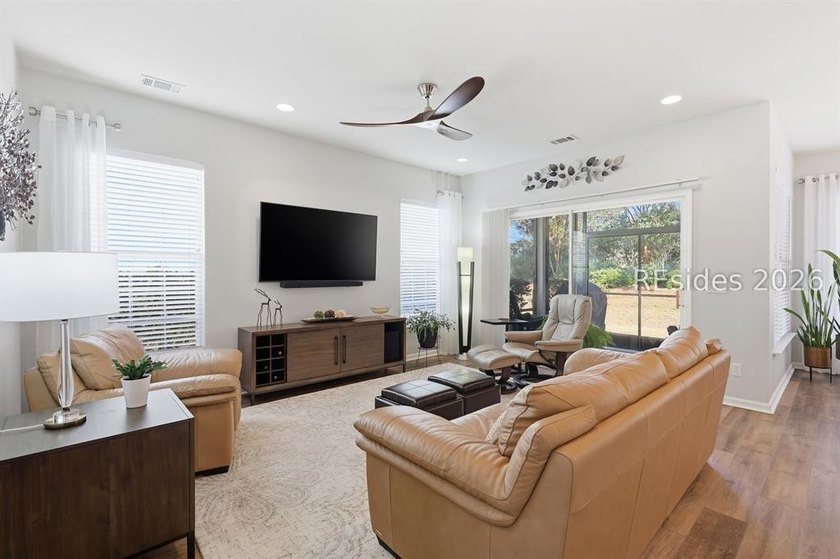 Welcome home to this beautifully designed Robin model villa - photo 7