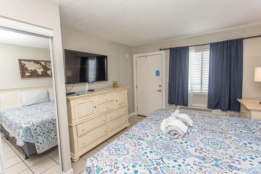 This one-bedroom condo comes fully furnished. It is perfect as a - photo 6