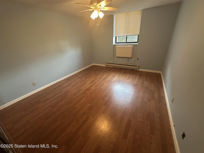 Wonderful 1 bedroom condo on first level close to all - photo 9