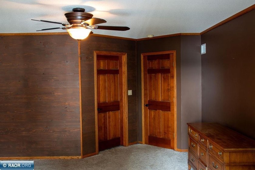 A rare opportunity to own a beautiful lake home on sought-after - photo 33