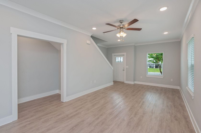 Welcome to 416 Date Palm Lane, a beautifully maintained end-unit - photo 8