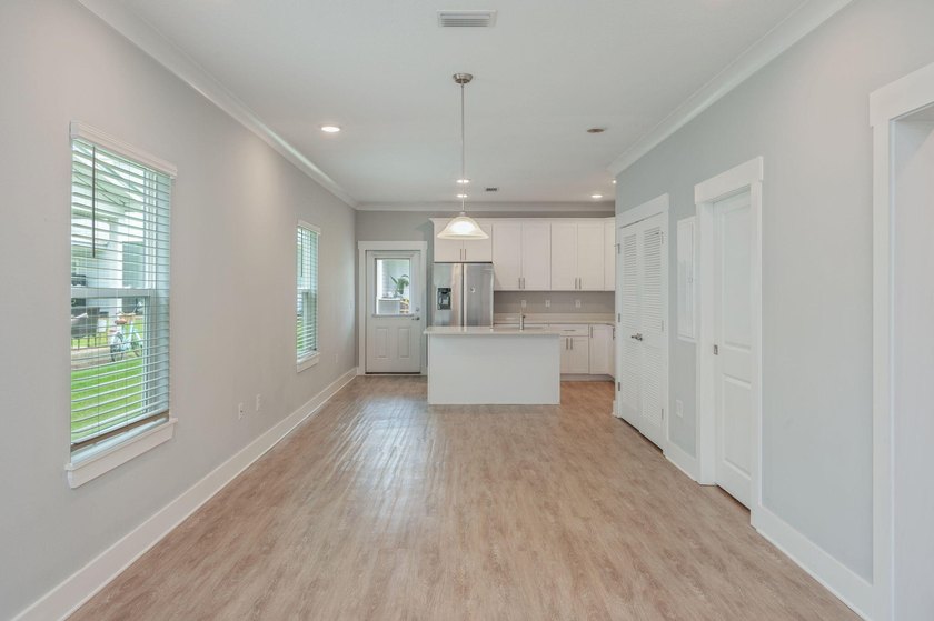Welcome to 416 Date Palm Lane, a beautifully maintained end-unit - photo 10