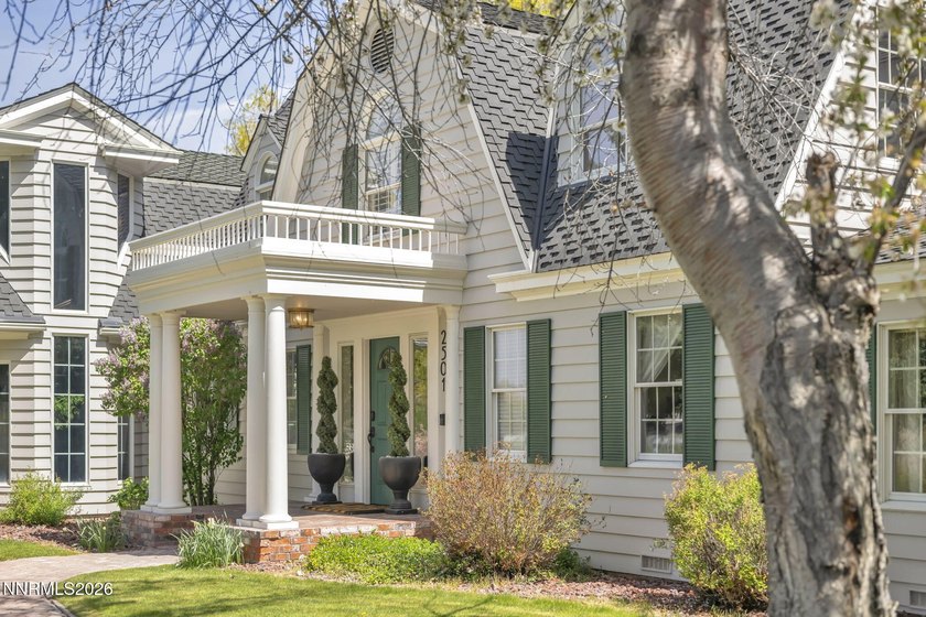 Behind a private tree lined drive in Holcomb Ranch lies a rare - photo 5