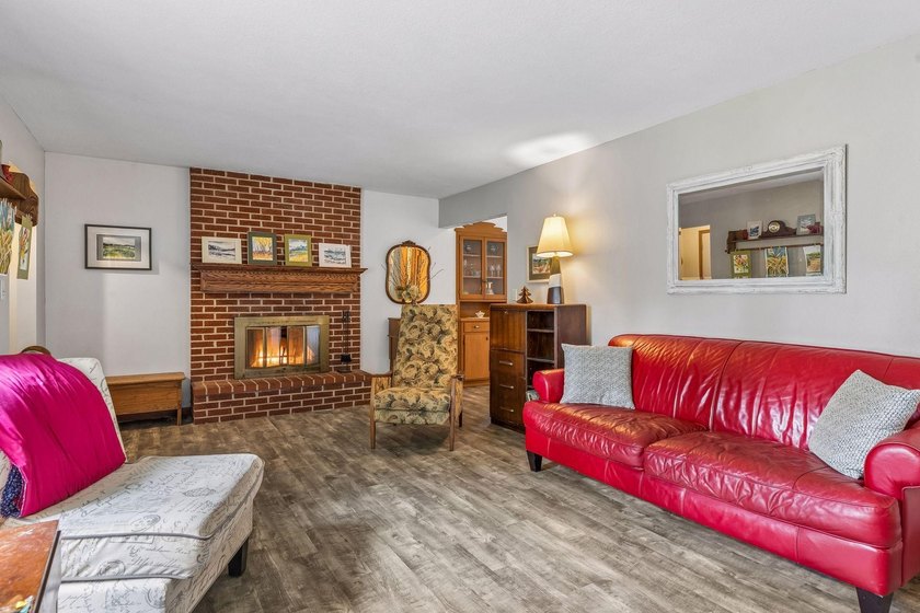 Welcome home to this charming 3-bedroom, 2-bath rambler nestled - photo 6